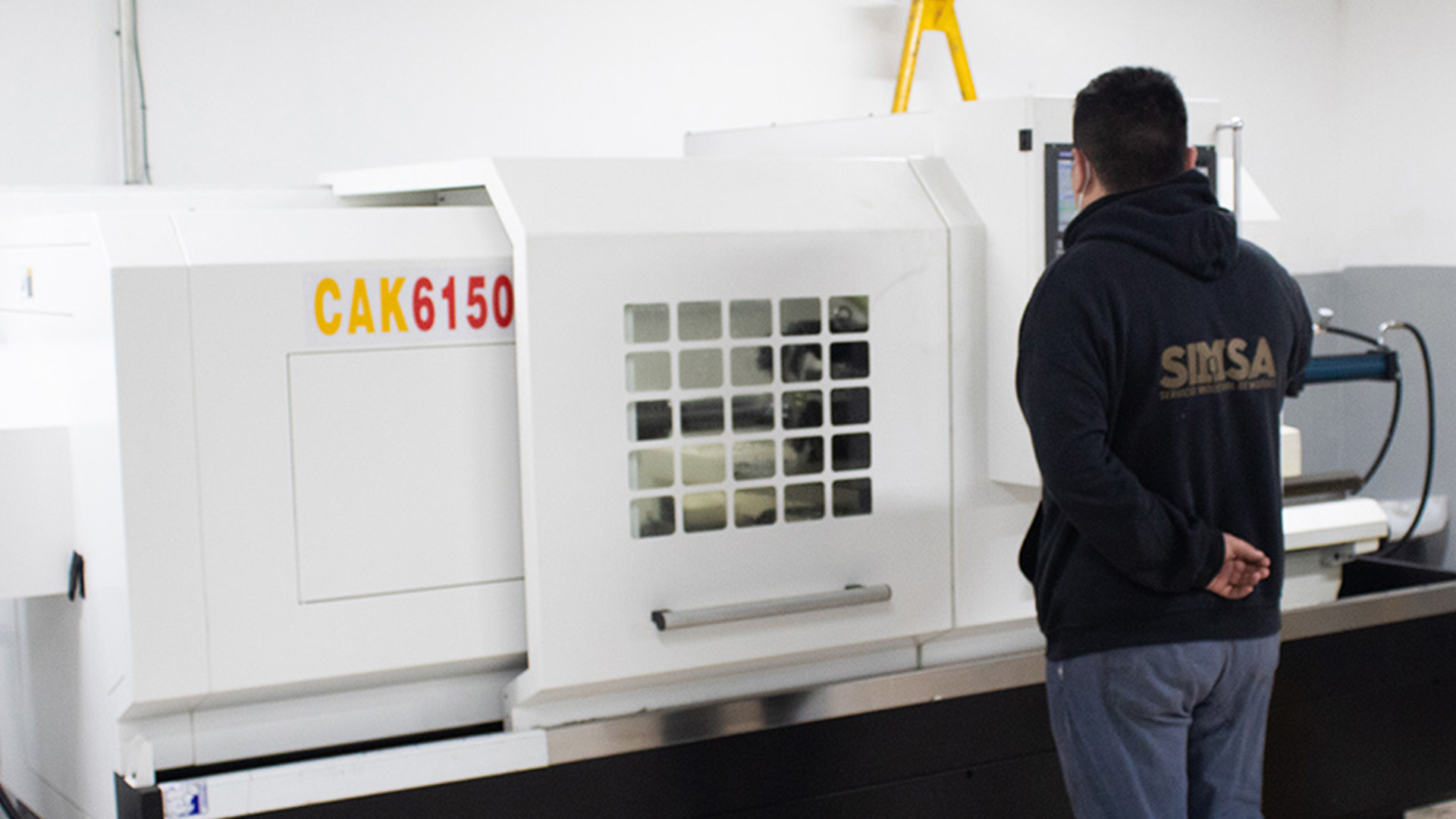 Servicio de maquinado CNC industrial para fabricación y reparación de componentes mecánicos en SIMSA