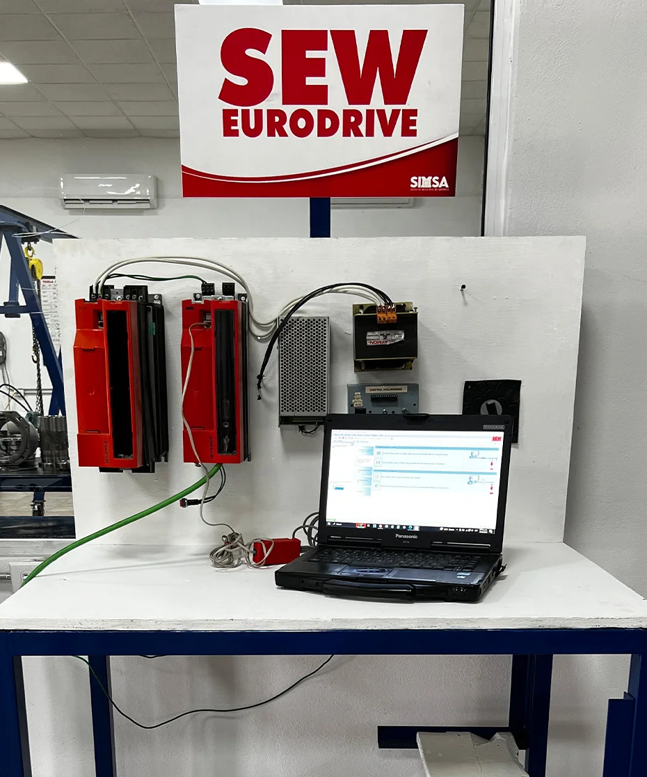 Pruebas de comunicación y parámetros en variadores SEW Eurodrive Movidrive.