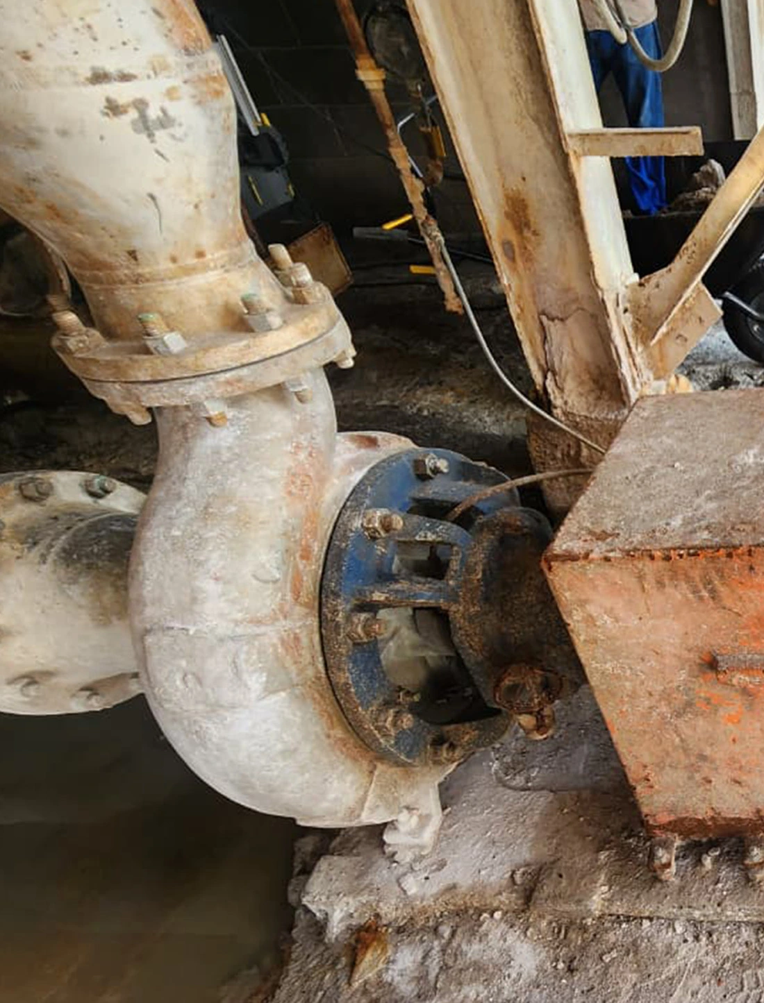 Servicio de monitoreo remoto TRUST aplicado a bombas industriales para detectar fallas críticas y evitar paros no previstos.